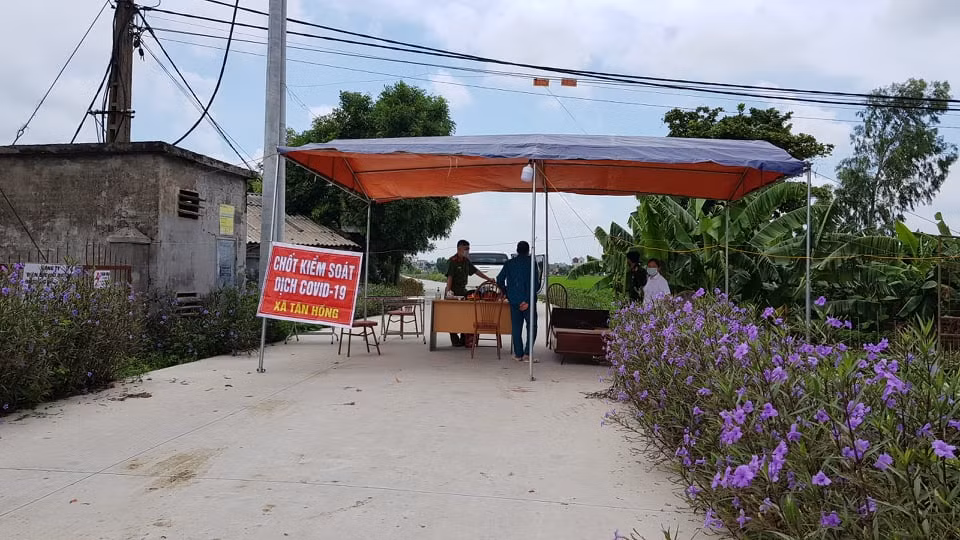 Hai Duong: Phat hien mot truong hop nghi nhiem COVID-19, phong toa mot thon-Hinh-3