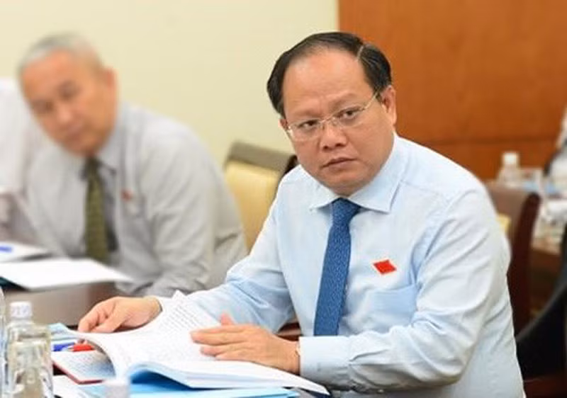 Lien quan sai pham tai Thu Thiem, sao ong Tat Thanh Cang chi bi phe binh?