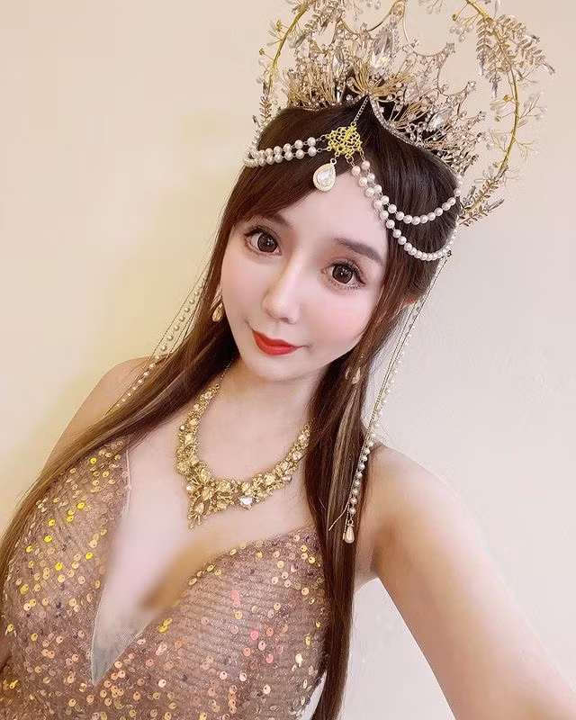 Mỗi bức ảnh của cô nàng nhận được hàng trăm ngàn lượt yêu thích, chia sẻ.