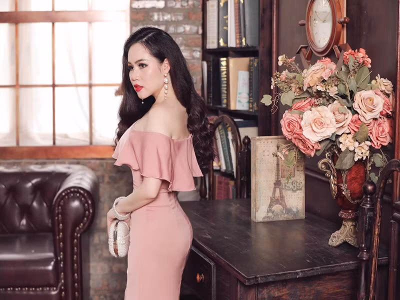 Dù có chiều cao khiêm tốn, Trương Phương vẫn quyến rũ với số đo ba vòng chuẩn.