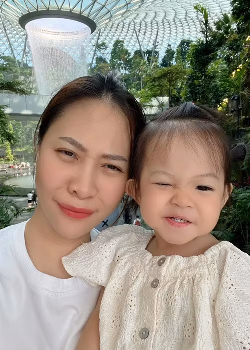 Những khoảnh khắc đáng yêu hết nấc của bé Suchin đốn tim cư dân mạng.