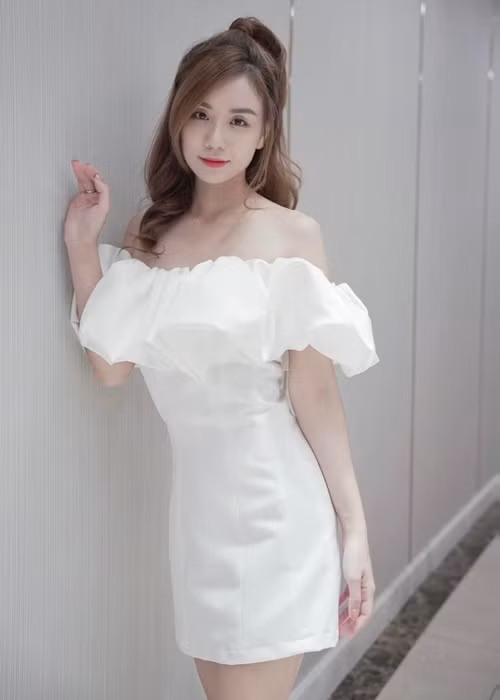 Tự lập từ nhỏ, vợ cũ Hoài Lâm hiện tại vẫn kinh doanh online để nuôi hai con.