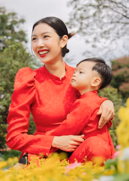 Con trai của Thúy Vân năm nay được 2 tuổi, rất kháu khỉnh.