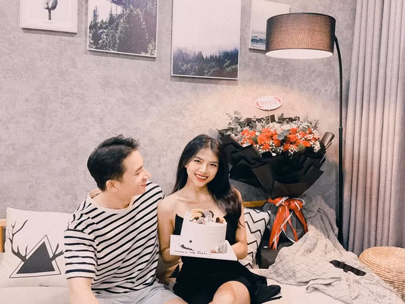Khánh Vy được chồng chiều chuộng.