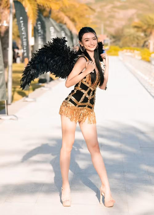 Fanpage cuộc thi Miss World Vietnam 2022 - Hoa hậu Thế giới Việt Nam 2022 vừa đăng tải thông tin Lương Hồng Xuân Mai rút khỏi sân chơi nhan sắc với lý do cá nhân.