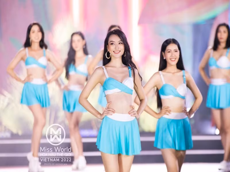 Xuân Mai rời cuộc thi với thành tích top 38.