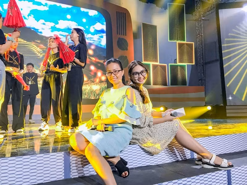 Thiện Nhân khẳng định, vợ chồng Cẩm Ly là hai người quan trọng trong sự nghiệp và cuộc sống của cô. Ảnh: Fanpage