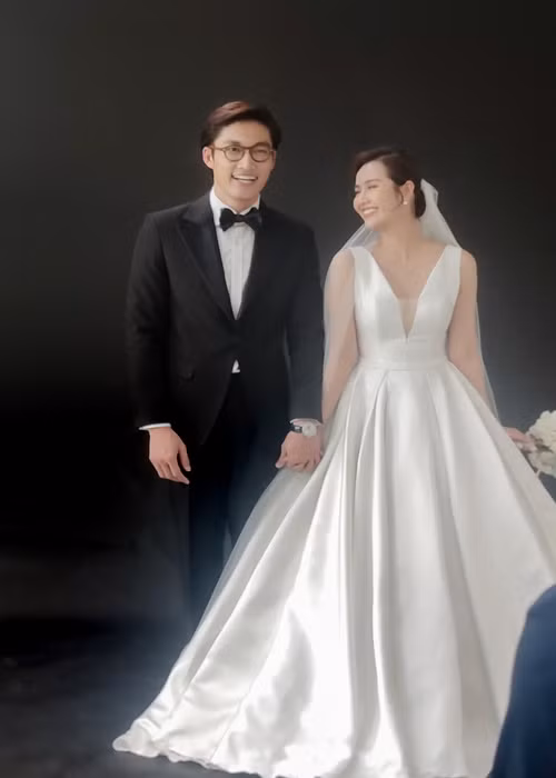 Nhan sắc gây mê của Huyền Lizzie bên Đình Tú khi hóa cô dâu Nhan sac gay me cua Huyen Lizzie ben Dinh Tu khi hoa co dau