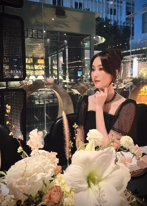 Hoa hậu Việt Nam 2012 vẫn xứng danh "thần tiên tỷ tỷ" Việt Nam dù đã lập gia đình.