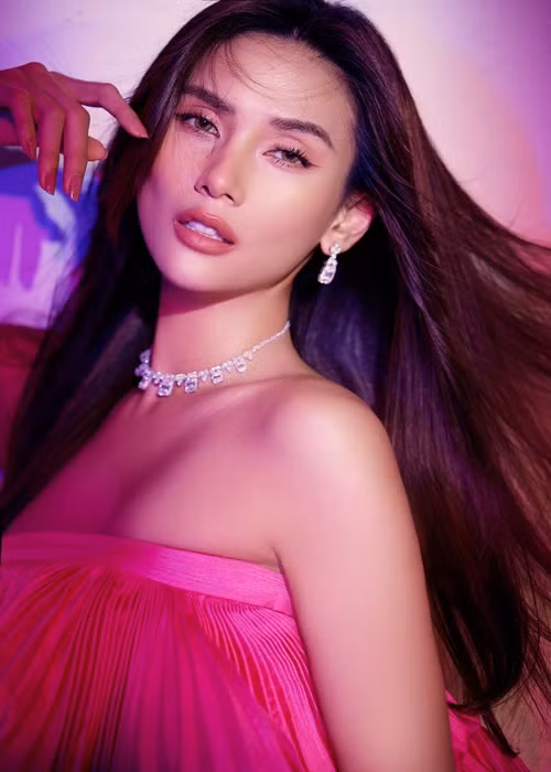 Body nuot cua my nhan Viet bi antifan mia mai chi la a hau