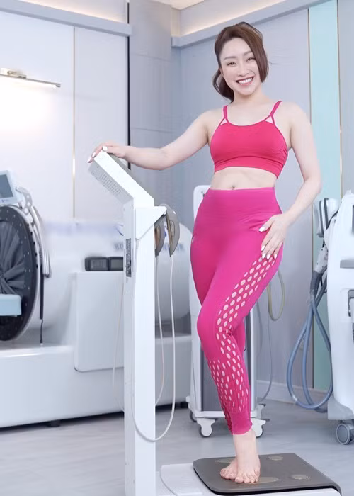 Bà xã Chi Bảo dần dần lấy lại vóc dáng.