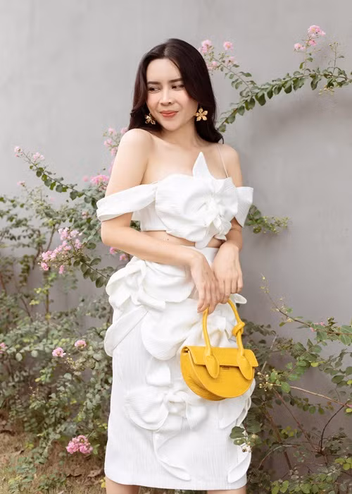 Lưu Hương Giang cho rằng khi đẹp lên, cô tự tin, làm mọi điều dễ dàng hơn, cơ hội và thành công cũng dễ đến với mình.