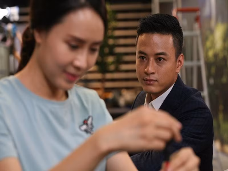 Hồng Đăng cũng đóng vai soái ca khi tham gia phim “Hoa hồng trên ngực trái”. Ảnh: Lao động