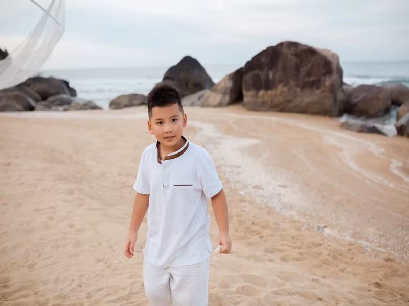 Cậu con trai của vợ chồng Jennifer Phạm tên Minh Trung, chào đời vào tháng 12/2016. Cậu nhóc được khen giống bố như tạc.