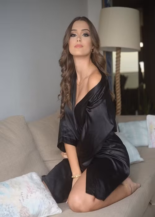 “Vẻ ngoài trẻ trung và khí chất bất phàm của cô thực sự đã làm say đắm trái tim của tất cả mọi người”, Missosology đưa tin về Telma. Ảnh: FBNV
