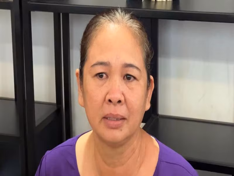 Anh chị Thiện Nhân thừa nhận có sử dùng bạo lực với em gái và hối hận về hành động này. Tuy nhiên, cả hai khẳng định điều này xuất phát từ sự nóng nảy, không giữ được bình tĩnh trong lúc dạy bảo em. Anh chị và mẹ Thiện Nhân mong nữ ca sĩ quay về cùng gia đình ngồi nói chuyện rõ ràng để hiểu nhau hơn. Ảnh: Arttimes
