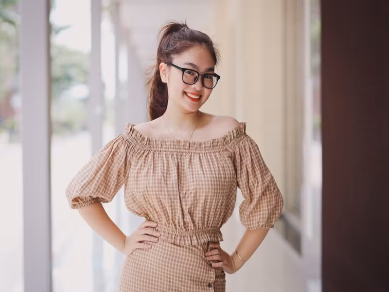 Thiện Nhân còn tố bị anh chị bạo hành đến mức phải nhập viện. Cô kể: “Chị gái từng tát tôi đến mức phải nhập viện. Một lần, tôi với anh trai xích mích và liền bị đấm sưng một bên mắt. Đồ đạc của tôi, cứ tức lên là anh chị lại đập phá rồi mắng chửi, rất nhiều lần". Ảnh: FBNV