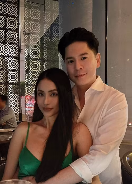 Diễn viên Mai Hồ cùng chồng con vừa từ Đức về Việt Nam sau 2 năm xa gia đình vì dịch bệnh.