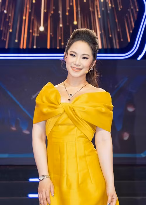 Ở tuổi 38, Lương Bích Hữu sở hữu vẻ đẹp mặn mà, khác với vẻ nhí nhảnh thời con gái.