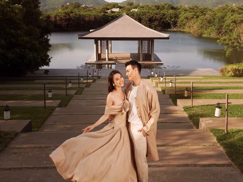 Xuân Tiền sinh năm 1996, kém Lan Ngọc đến 6 tuổi. Tuy nhiên, cả hai trông vẫn đẹp đôi trên màn ảnh.