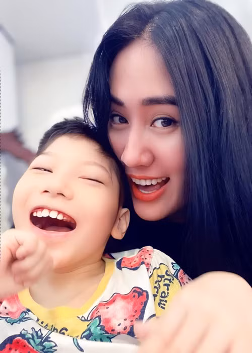 Con gái của Minh Cúc năm nay 11 tuổi.