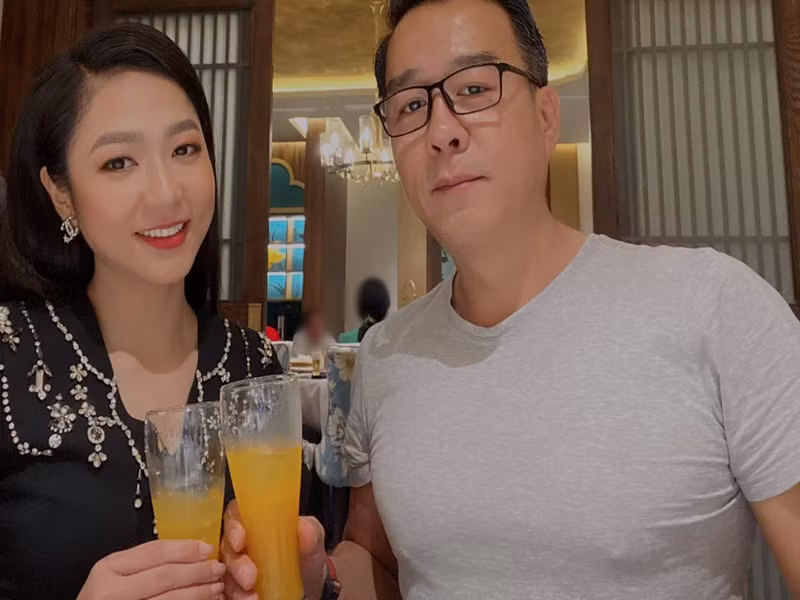 Hôn nhân mật ngọt của Hà Thanh Xuân và “Vua cá Koi” Hon nhan mat ngot cua Ha Thanh Xuan va “Vua ca Koi”