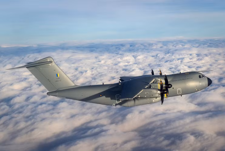 A400M có thể tải trọng lượng lên đến 40 tấn hàng hóa trong khi vẫn có thể tác chiến linh hoạt trên không. (Ảnh: militaryaircraft-airbusds)