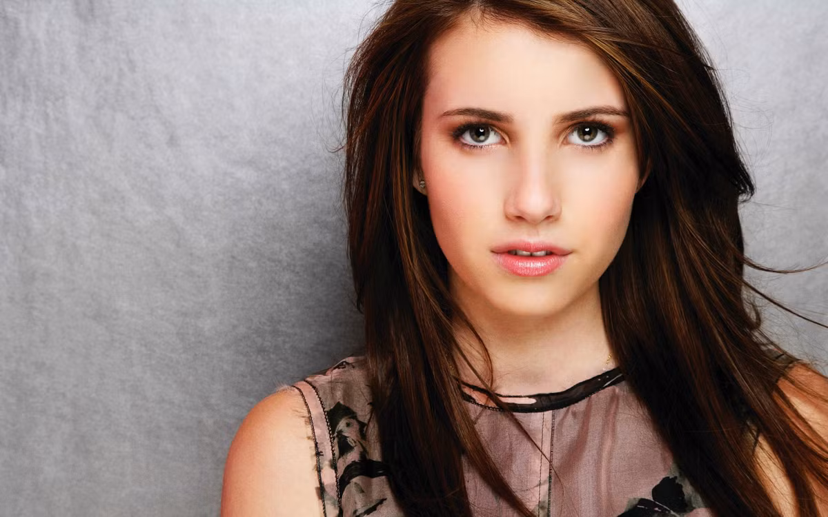 Những người nổi tiếng sinh ngày 10/2: Emma Roberts (trong ảnh), Cliff Burton, Charles Lamb, Jimmy Durante, Robert Wagner, Robert Addie, Keri-Lynn, Laura Dern, Sarah Aldrich...