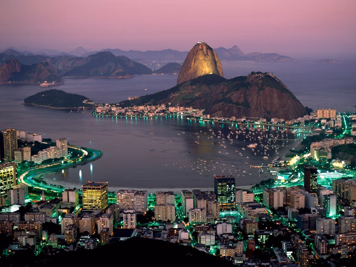 Rio de Janeiro đã từng là thủ đô của Bồ Đào Nha. Điều này khiến thành phố này trở thành thủ đô duy nhất của quốc gia châu Âu nằm ngoài lãnh thổ châu Âu.