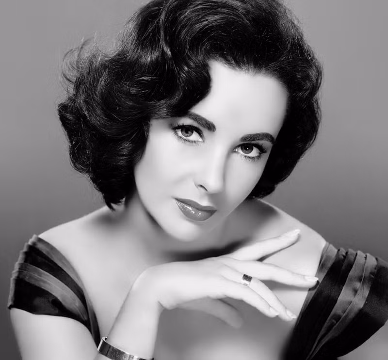 Những người nổi tiếng sinh ngày 27/2: Prakash Jha, Kunika, H.W.Longfellow, Rudolph Steiner, John Steinbeck, Joan Bennett, Joanne Woodward, Elizabeth Taylor (trong ảnh), Ralph Nader, Adam Baldwin...