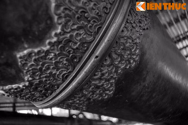 9 khẩu thần công của vua Tự Đức đã được điều vào tham chiến ở Gia Định (Sài Gòn), Sơn Trà (Đà Nẵng), Thuận An (Huế). Sau những thăng trầm của lịch sử, không còn ai biết số phận của 9 khẩu súng lớn này ra sao... Mời quý độc giả xem video: Đẹp ngỡ ngàng kiến trúc nhà vườn Huế. Nguồn: VTC10.