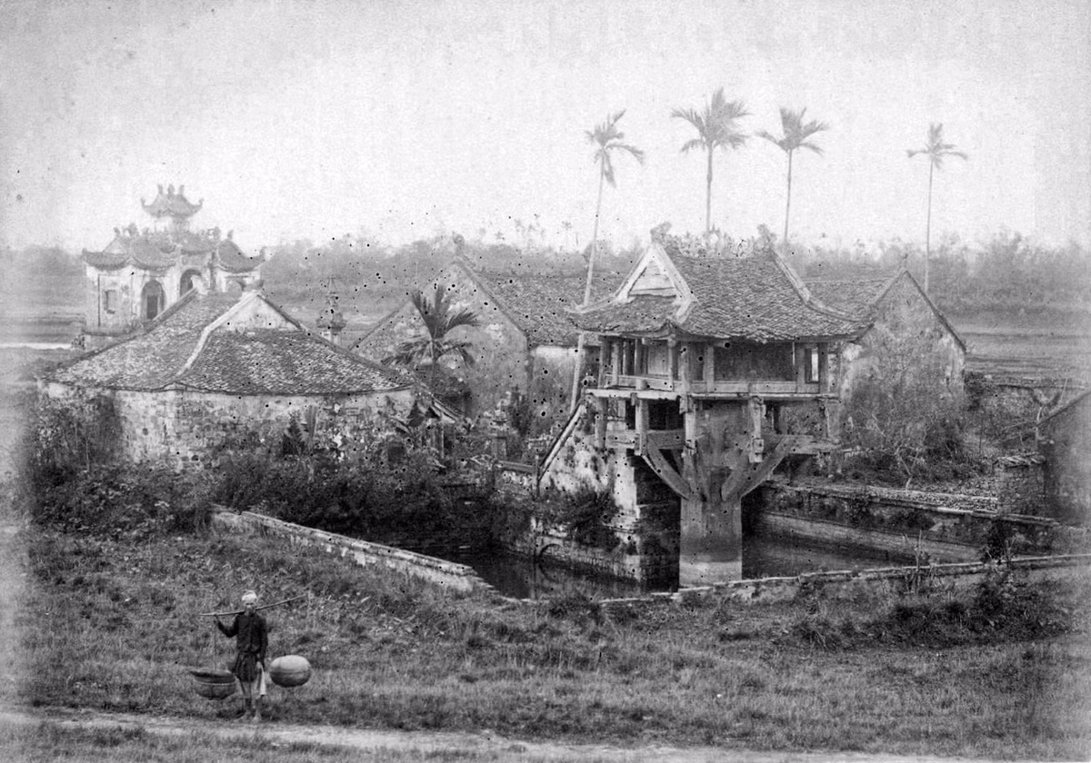 Chùa Một Cột ở Hà Nội năm 1885. Ảnh: Gallica.bnf.fr.