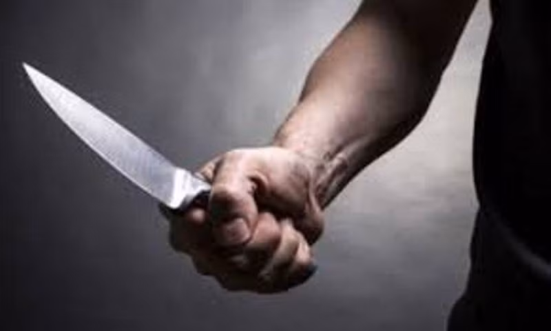 Xảy ra mâu thuẫn chồng dùng dao đâm người vợ tử vong: Ngày 23/9, mâu thuẫn trong lúc làm rẫy, anh Nhum (SN 1987, trú huyện Chư Păh, tỉnh Gia Lai) đã dùng dao nhọn đâm nhiều nhát vào người vợ là chị Yanh (SN 1985) khiến nạn nhân tử vong tại chỗ. Ngày 24/8, Công an huyện Chư Păh cho biết đang điều tra, làm rõ. 