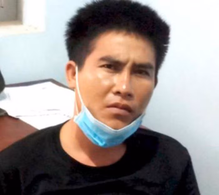  Vừa được mãn hạn tù, vượt rào, trốn cách ly để đi ăn trộm: Vừa được mãn hạn tù, Nguyễn Văn Khánh (SN 1993, trú, xã Lộc Điền, huyện Lộc Ninh, Bình Phước) vượt tường rào khu cách ly trốn ra ngoài và đi lang thang ở khu vực chợ Lộc Điền để ăn trộm. Hiện CA xã Lộc Điền đang phối hợp với CA huyện Lộc Ninh điều tra, làm rõ. 