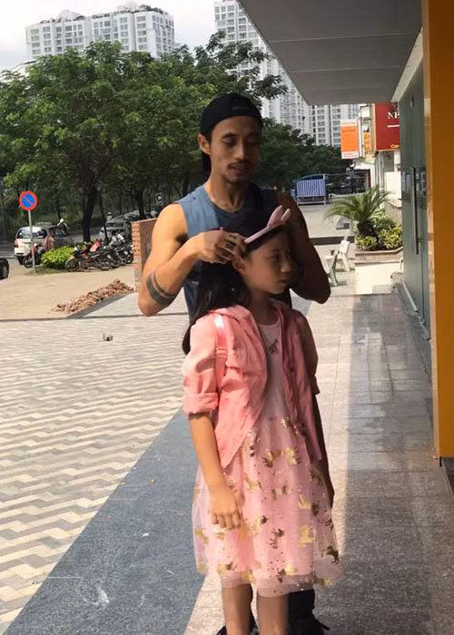 Sau 10 năm kết hôn, Phạm Anh Khoa và Thùy Trang có hai người con chung: bé Cào Cào và bé Châu Chấu.