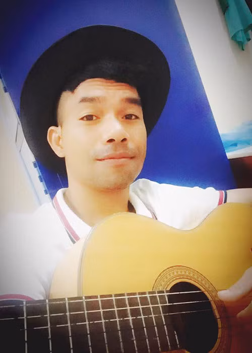 Ya Suy vẫn theo đuổi đam mê ca hát. Ảnh: FBNV