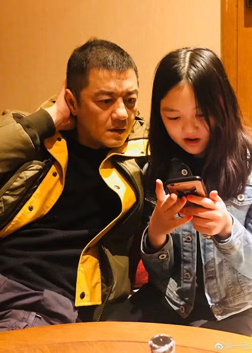 Nhiều khán giả mong nam diễn viên Lý Á Bằng sớm tìm được bến đỗ bình yên sau khi ly hôn Vương Phi. Ảnh: Weibo