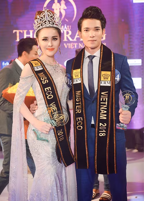 Với danh hiệu á quân 1 cuộc thi Người mẫu Thời trang Việt Nam 2018, Thư Dung sẽ tham gia cuộc thi Hoa hậu Môi trường Quốc tế 2018.