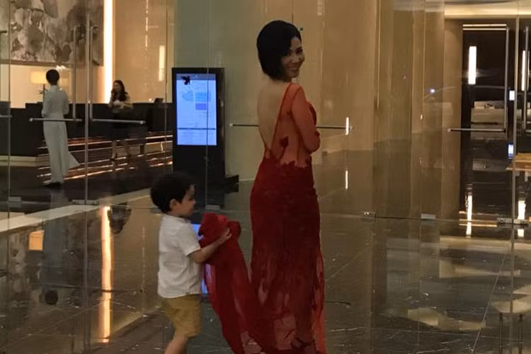 Hot Face sao Việt 24h: Thu Minh chia sẻ: “Nhờ được rùi nè...thương quá đi gấu con của mẹ".