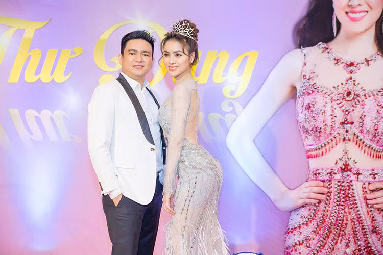 Thư Dung và Kỳ Duyên vốn đều quen biết bác sĩ thẩm mỹ Chiêm Quốc Thái.