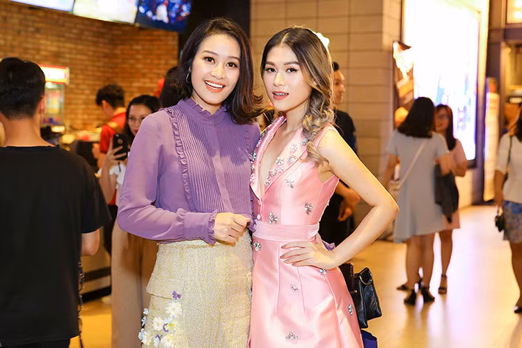 MC Phí Linh cũng háo hức đến thưởng thức bộ phim "Yêu em bất chấp".