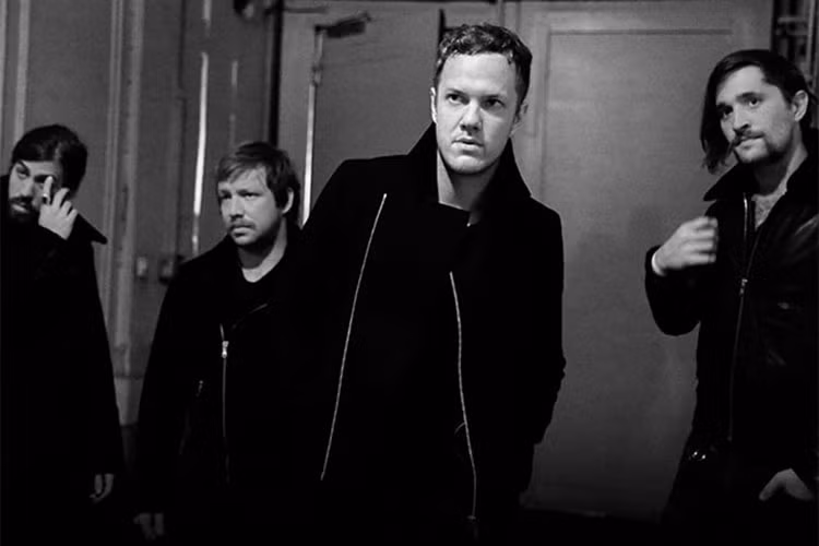 Nhóm nhạc Imagine Dragons chia sẻ nhóm từng cộng tác với DJ Avicii. Khi nghe tin dữ, nhóm bày tỏ: "Thế giới thực sự hạnh phúc hơn khi có sự diện hiện và âm nhạc của anh ấy. Xin chia buồn cùng gia đình anh ấy".