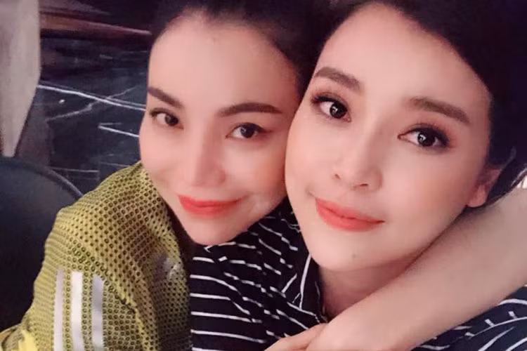 Trà Ngọc Hằng nhắn thủ Cao Thái Hà: “Đã từng giận nhưng giờ lại hiểu cuộc sống này không ai hoàn hảo hết. Quan trọng nhất đến giờ ta hiểu nhau và sâu hơn. Hy vọng nó sẽ là sâu mãi mãi chứ không cạn nữa”.
