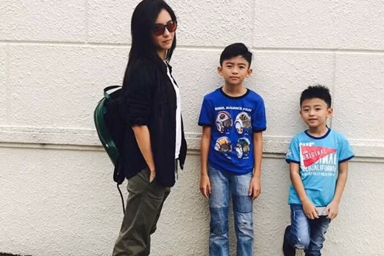 Bé Quintus và Lucas là trái ngọt của cuộc hôn nhân giữa Trương Bá Chi và Tạ Đình Phong. Ảnh: Weibo