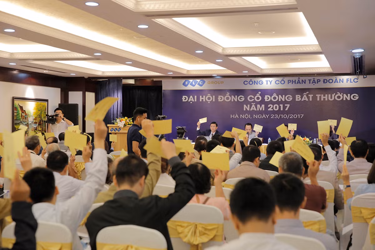 Ong Trinh Van Quyet mua them co phieu, nang so huu tai FLC len 30,12%-Hinh-2