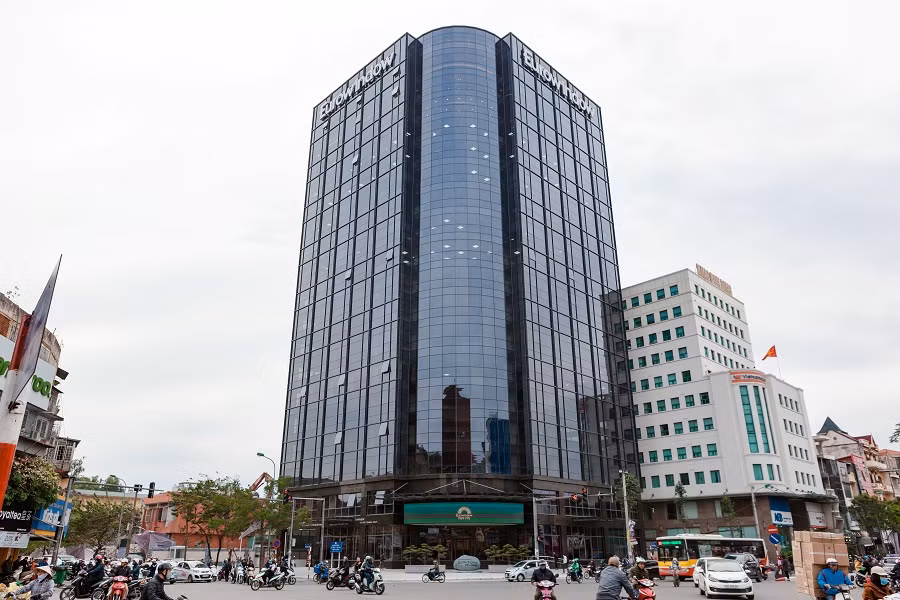 Eurowindow Office Building – Khong gian mo thu vi cho dan van phong