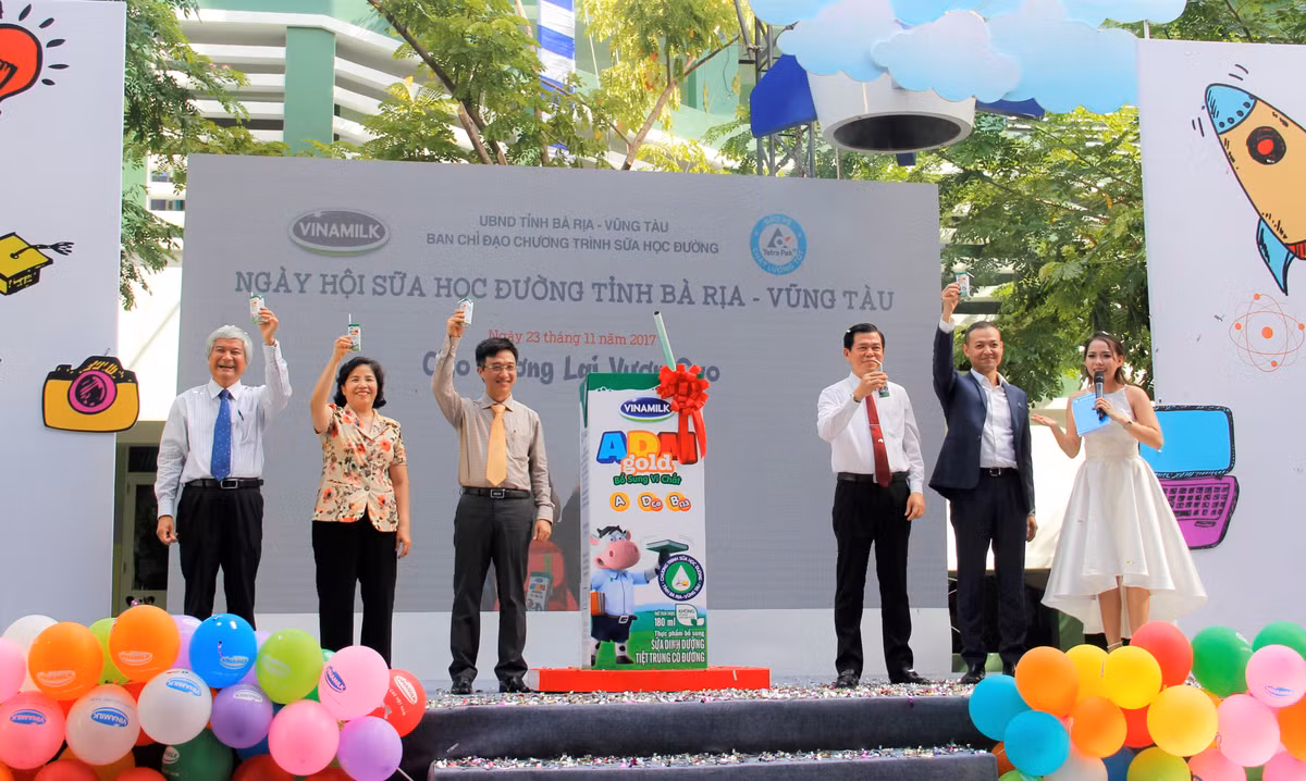 Vinamilk 10 nam dong hanh cung “Sua hoc duong” vi mot Viet Nam vuon cao