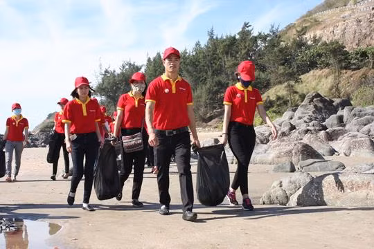 VinMart+ mang tinh thần “sẵn sàng phục vụ” trong công việc và cả những hoạt động cộng đồng ý nghĩa tại địa phương