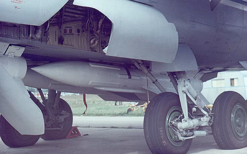 Để kiểm tra khả năng thực chiến, những chiếc MiG-31 nâng cấp đã được đưa sang Syria để bảo vệ căn cứ không quân Khmeimim của Nga ở đây và là phương tiện chỉ huy trên không.