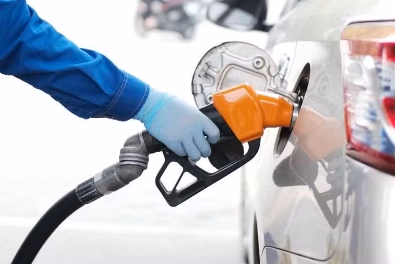 Giá xăng hôm nay 28/10: Tăng bật dữ dội? Gia xang hom nay 28/10: Tang bat du doi?